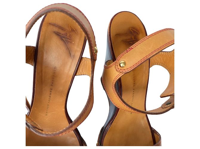 Sandali con zeppa Giuseppe Zanotti in pelle marrone e legno - vista 10