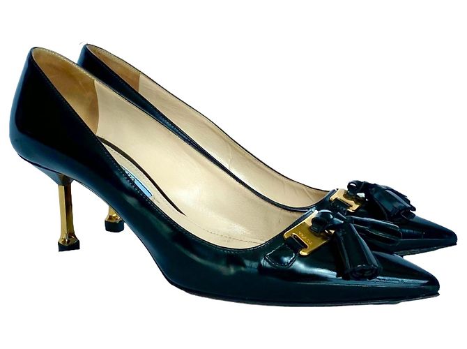 Décolleté Prada in pelle lucida nera con nappina e tacco dorato Nero - vista 2