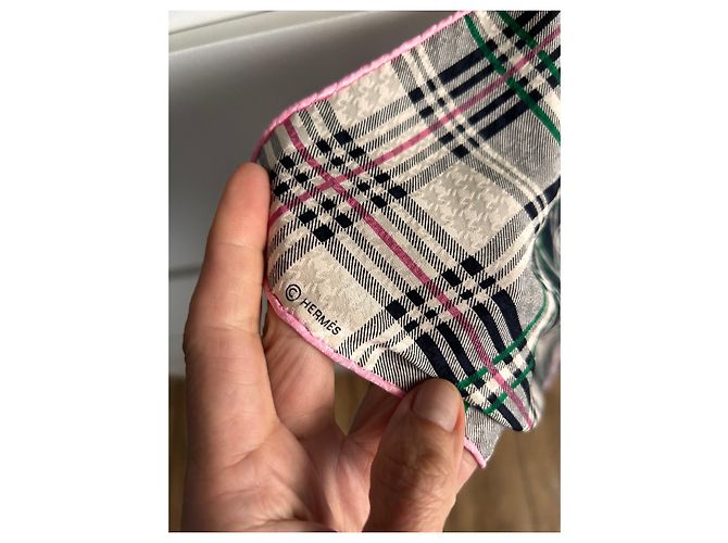 Hermès Sciarpa Hermes modello scozzese e principe di Galles Rosa Verde Blu navy - vista 3
