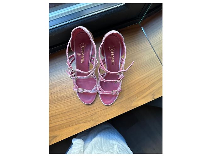 Chanel Sandalo in velluto e vernice rosa pallido - vista 2
