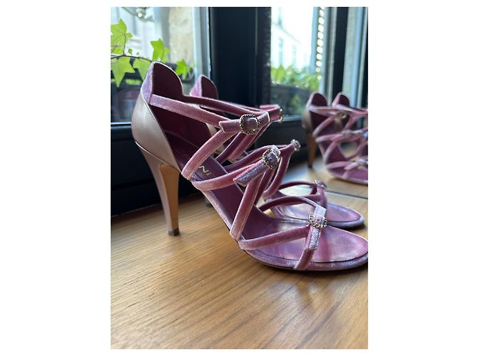 Chanel Sandalo in velluto e vernice rosa pallido - vista 3