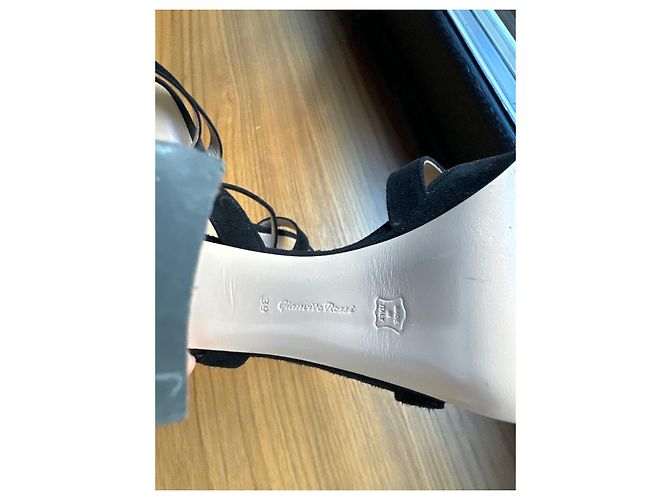 Gianvito Rossi Sandalo con plateau in camoscio nero - vista 4