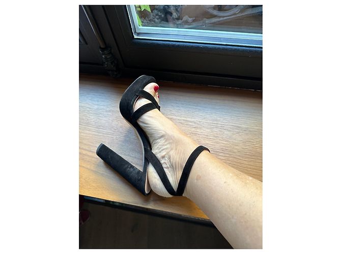 Gianvito Rossi Sandalo con plateau in camoscio nero - vista 7