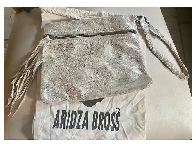 Set Aridza Bross Borsa a Tracolla e Pochette in Pelle Argento - vista 5