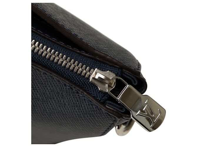 Louis Vuitton Blue Taiga Anton Soft Cartella Blu navy - vista 8