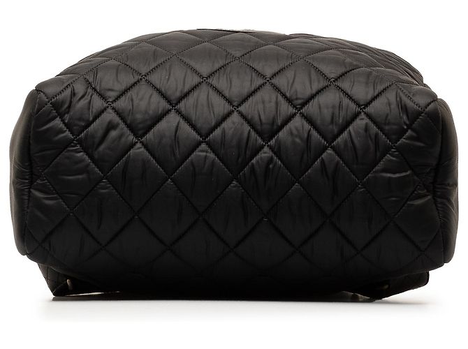 Chanel – Schwarzer Coco Cocoon Nylon-Rucksack - Ansicht 4