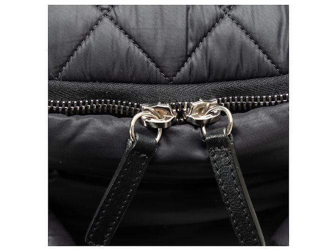 Chanel – Schwarzer Coco Cocoon Nylon-Rucksack - Ansicht 7