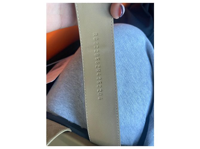 Sandali Hermès Chypre in scamosciato marrone beige Caramello Cammello - vista 3