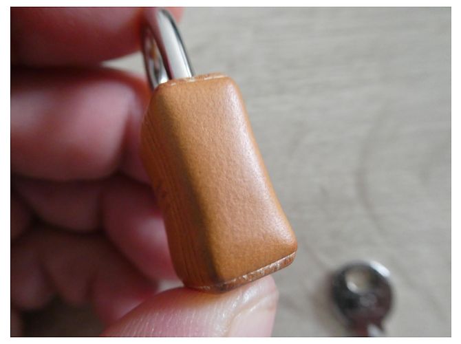 cadenas de bolso Hermès revestido de cuero Barenia marrón claro llave163 - vista 4