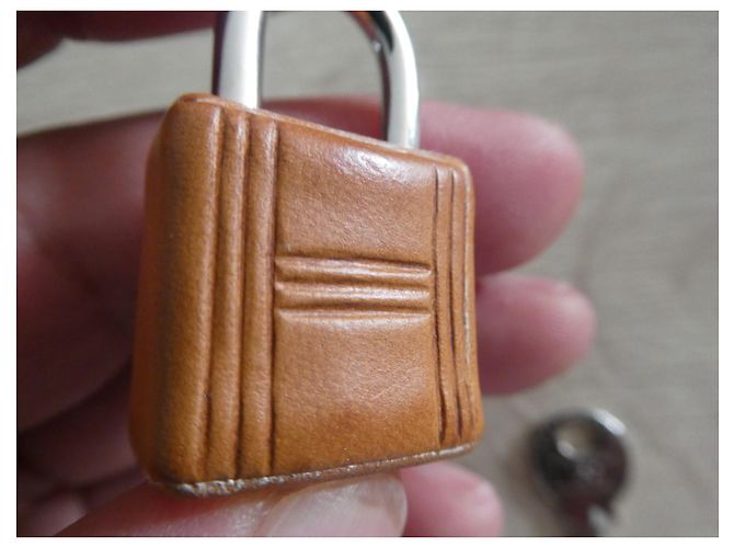 cadenas de bolso Hermès revestido de cuero Barenia marrón claro llave163 - vista 5