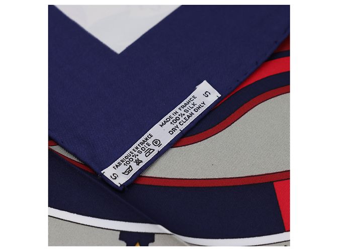 Garden Hermès Sciarpa di seta Hermes "Parmi les fleurs je compte les heures" Blu - vista 8