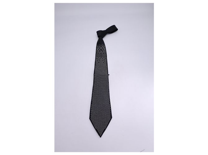 Cravatta Borchiata Alexander McQueen in Raso Nero - vista 5
