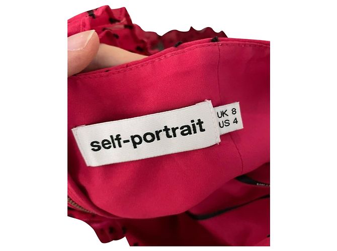 Self portrait Self-Portrait – Faltenkleid mit Rüschenbesatz aus rosa Polyester Pink - Ansicht 3