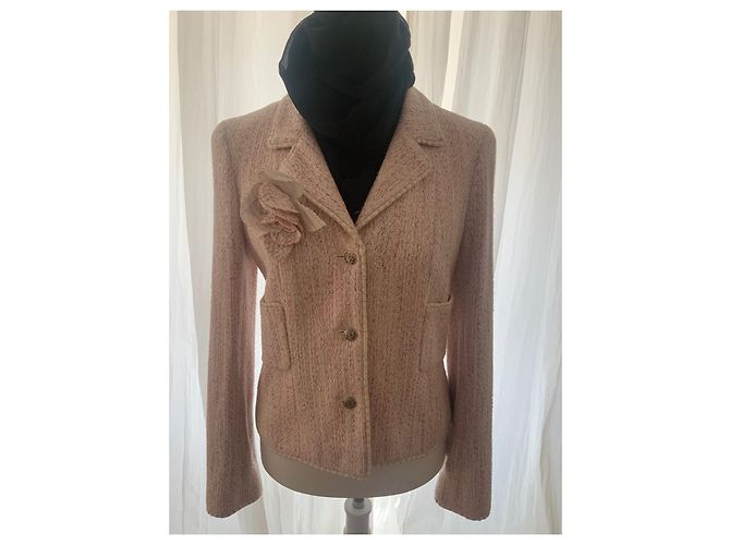 Chanel Seidenjacke Rosa mit abnehmbarer Kamelie - Ansicht 2