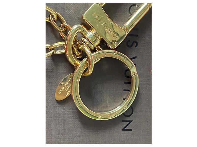 Louis Vuitton Charm per borsa a forma di twist nero Gold hardware - vista 6