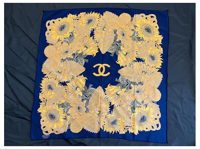 Fazzoletto Chanel in seta Girasoli Blu Oro - vista 3