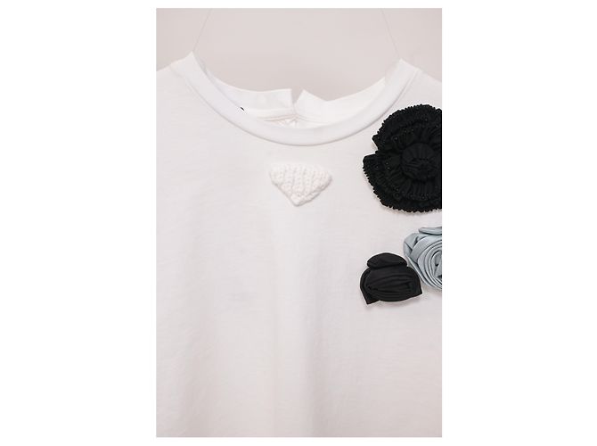Top corto con apliques de flores de Prada en algodón blanco - vista 7