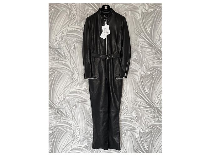 Chanel 9K$ Neuer schwarzer Lederoverall - Ansicht 5