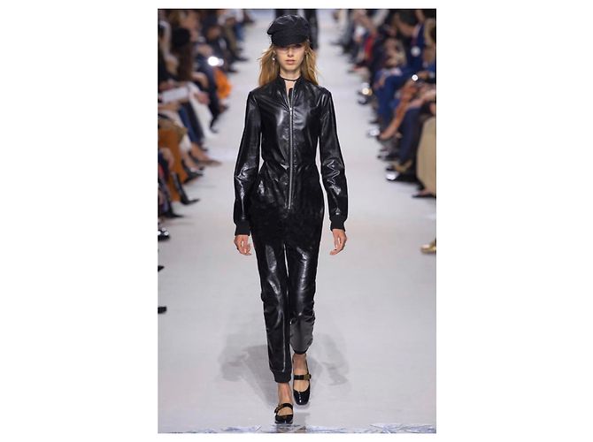 Chanel 9K$ Neuer schwarzer Lederoverall - Ansicht 7