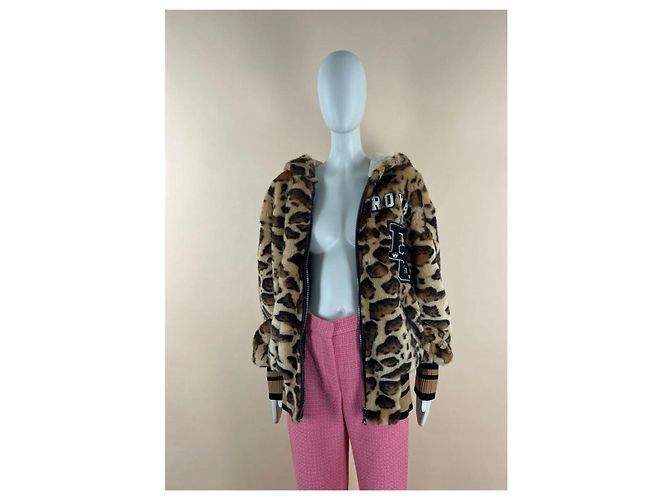 Chanel Chaqueta de piel sintética beige Royal Upperr. Castaño - vista 10