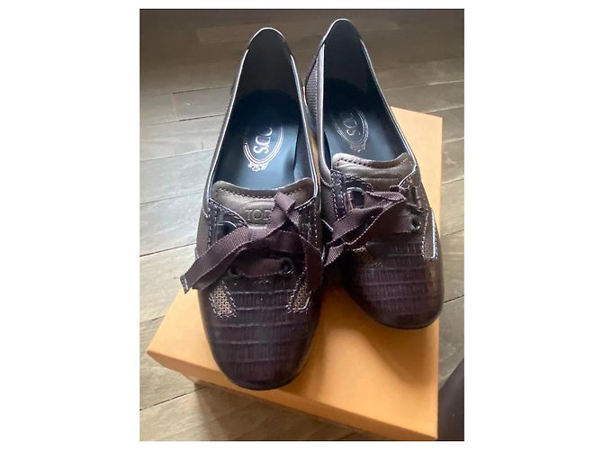 Manoletinas Tod's de piel marrón y burdeos efecto cocodrilo Castaño - vista 4