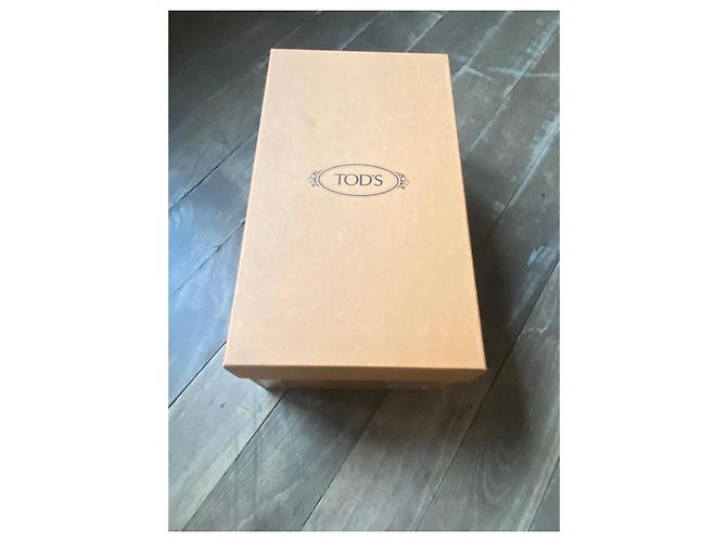 Manoletinas Tod's de piel marrón y burdeos efecto cocodrilo Castaño - vista 8