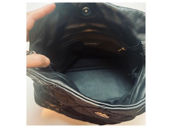Borsa a tracolla Chanel Hobo in pelle nera Nero - vista 4