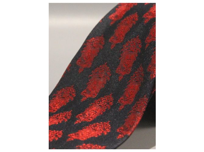 Pierre Cardin Corbata Negra con Escudo Rojo Negro - vista 2