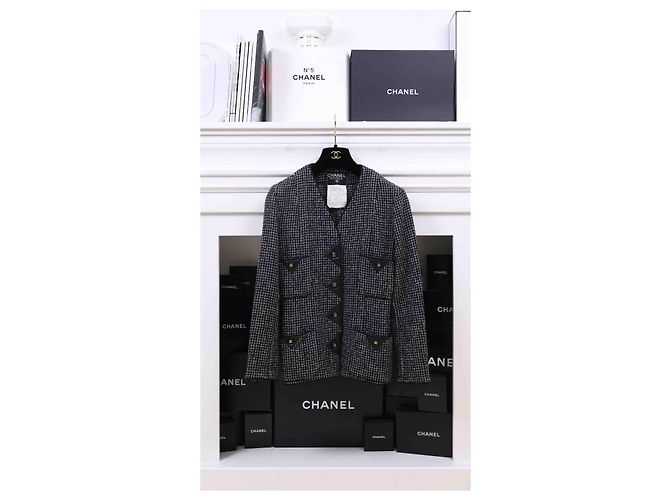 Cambon Chanel Vintage 92 Jacket with Leather button Black - view 2