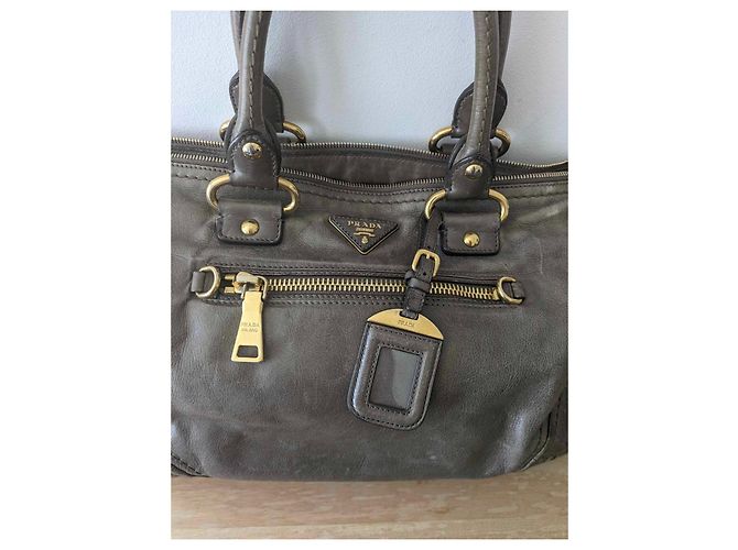 Borsa a mano Prada in pelle kaki Cachi - vista 3