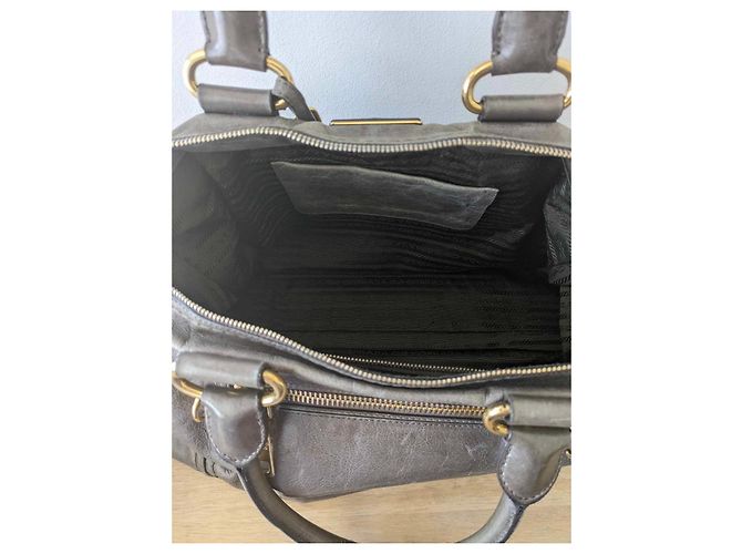 Borsa a mano Prada in pelle kaki Cachi - vista 6