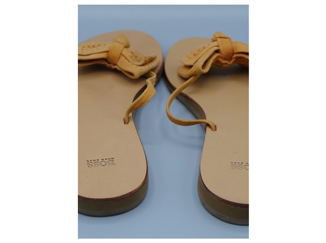 Sandali Hugo Boss in scamosciato arancione - vista 3