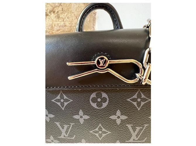 Louis Vuitton Nano Steamer

Louis Vuitton Nano Steamer Schwarz - Ansicht 10
