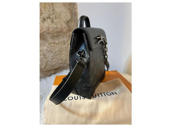 Louis Vuitton Nano Steamer

Louis Vuitton Nano Steamer Schwarz - Ansicht 13