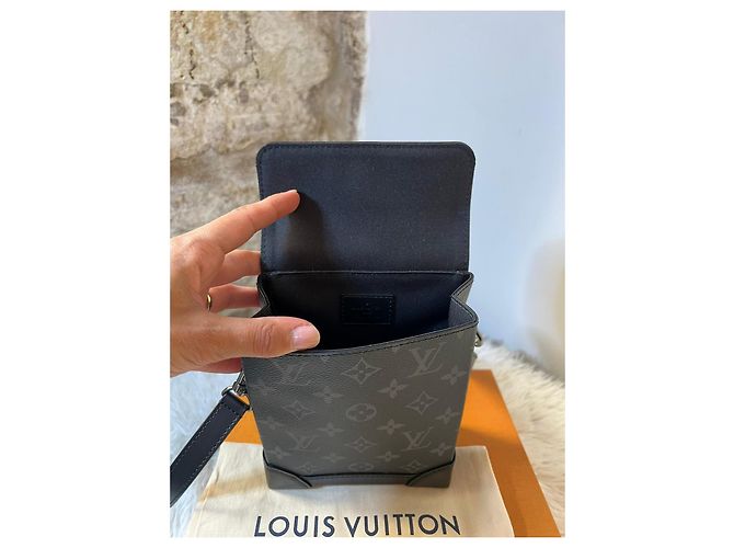 Louis Vuitton Nano Steamer

Louis Vuitton Nano Steamer Schwarz - Ansicht 15