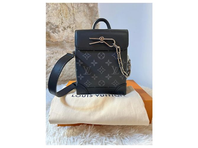 Louis Vuitton Nano Steamer

Louis Vuitton Nano Steamer Schwarz - Ansicht 2