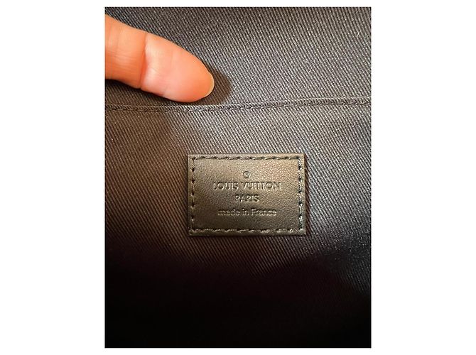Louis Vuitton Nano Steamer

Louis Vuitton Nano Steamer Schwarz - Ansicht 6