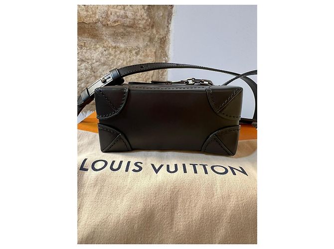 Louis Vuitton Nano Steamer

Louis Vuitton Nano Steamer Schwarz - Ansicht 7