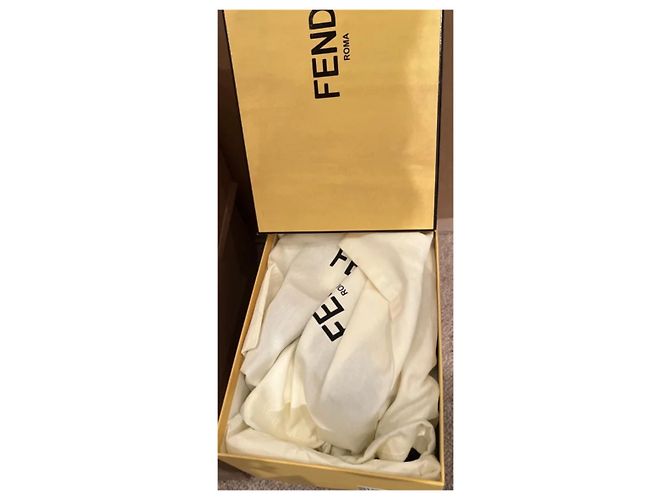 Fendi Sandalen aus Nerzfell Braun - Ansicht 5