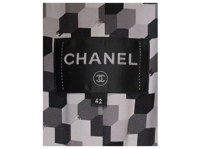 Timeless Chanel Double-Breasted Blazer in Black Wool - view 4