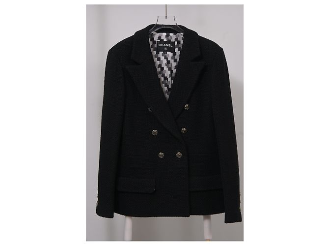 Timeless Chanel Double-Breasted Blazer in Black Wool - view 5