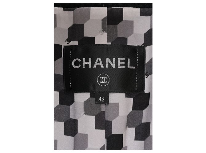 Timeless Chanel Double-Breasted Blazer in Black Wool - view 8