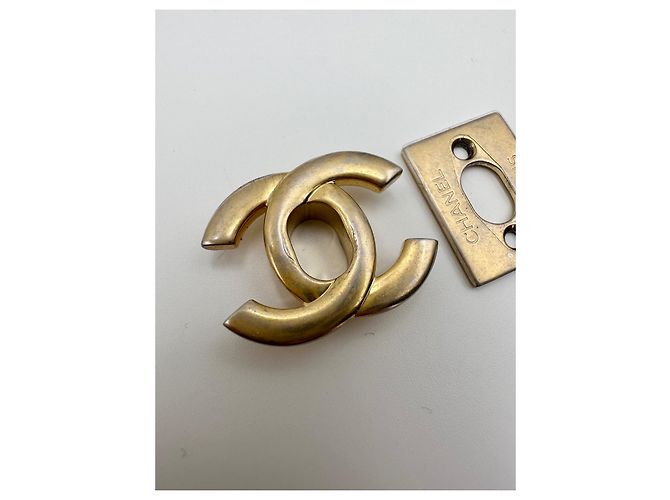 CHANEL chiusura originale CC turnlock oro anticato D'oro - vista 2