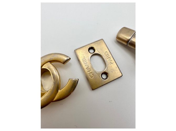CHANEL chiusura originale CC turnlock oro anticato D'oro - vista 3