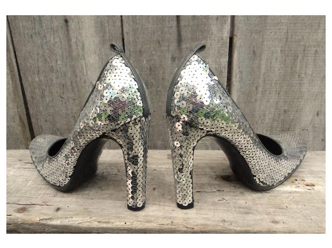 Décolleté Miu Miu in pelle con paillettes argento - vista 5