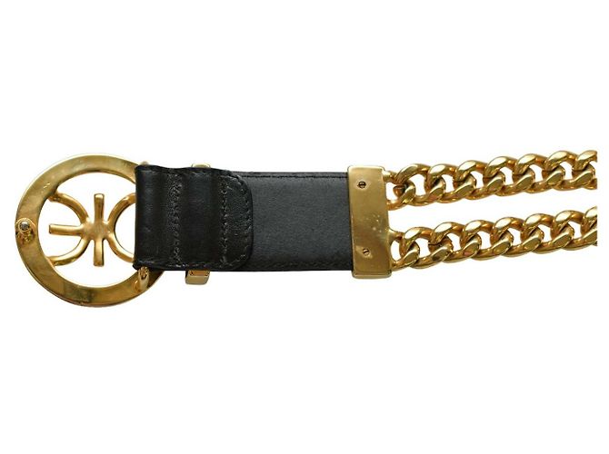 Cinto Iceberg de couro preto com fivela redonda dourada e correntes Gold hardware - vista 3