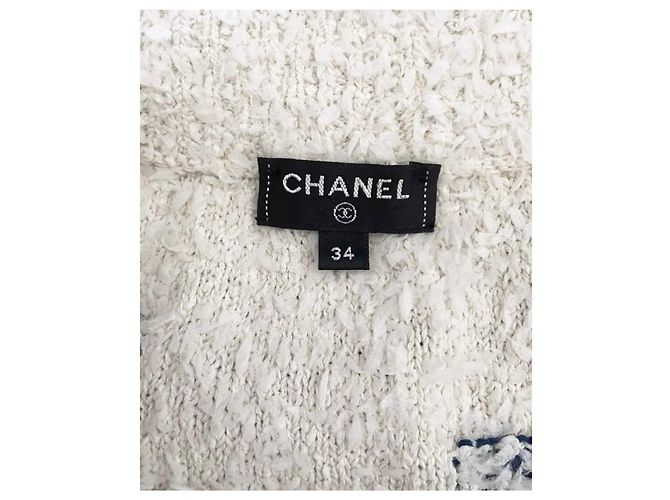 Chanel Minifalda de tweed tejida con el icónico logo CC. Blanco - vista 9