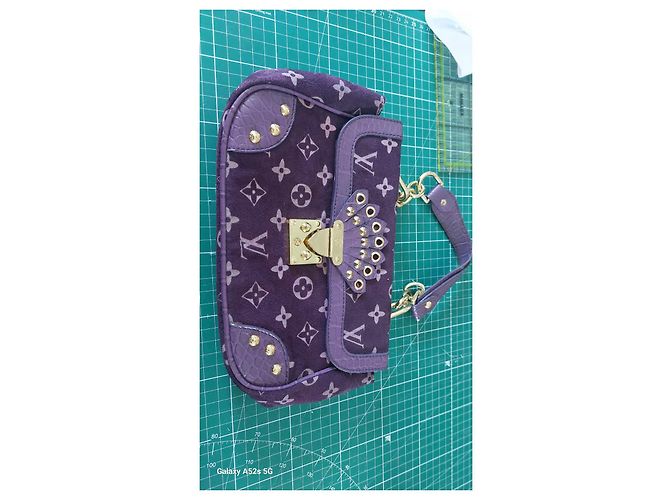 Borsa a mano Louis Vuitton Irvine in pelle e velluto viola Porpora - vista 2
