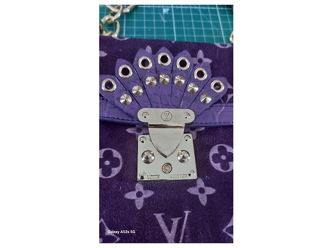 Borsa a mano Louis Vuitton Irvine in pelle e velluto viola Porpora - vista 3
