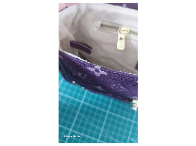 Borsa a mano Louis Vuitton Irvine in pelle e velluto viola Porpora - vista 4